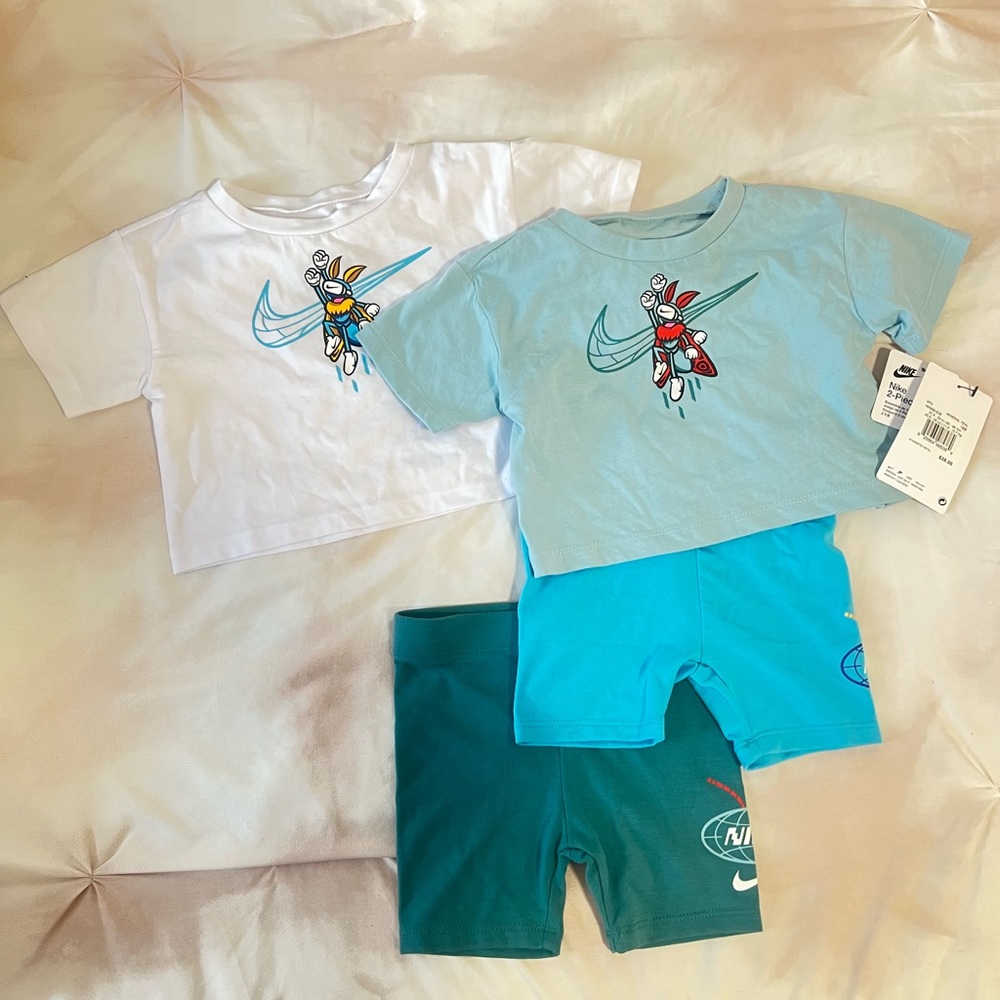 Nike 2 piece mix match biker shorts and crop top set
